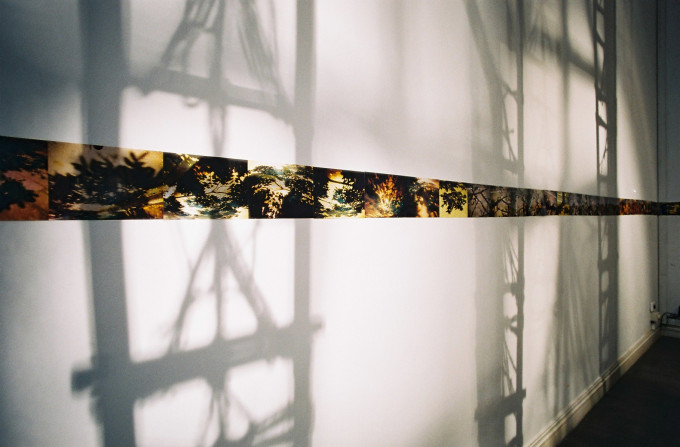 Within the room – Phía trong bức tường – 2005