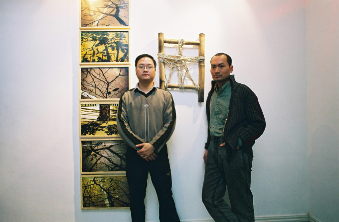 Within the room – Phía trong bức tường – 2005