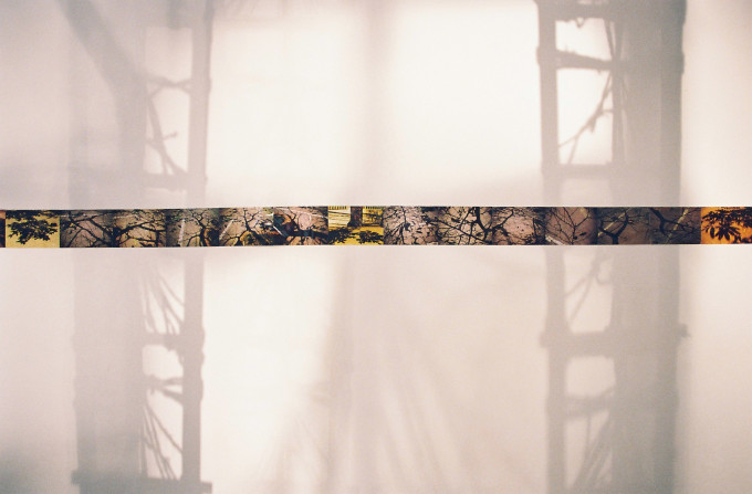 Within the room – Phía trong bức tường – 2005