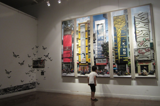 Nắng Sài gòn series exhibition at Viet Art Center