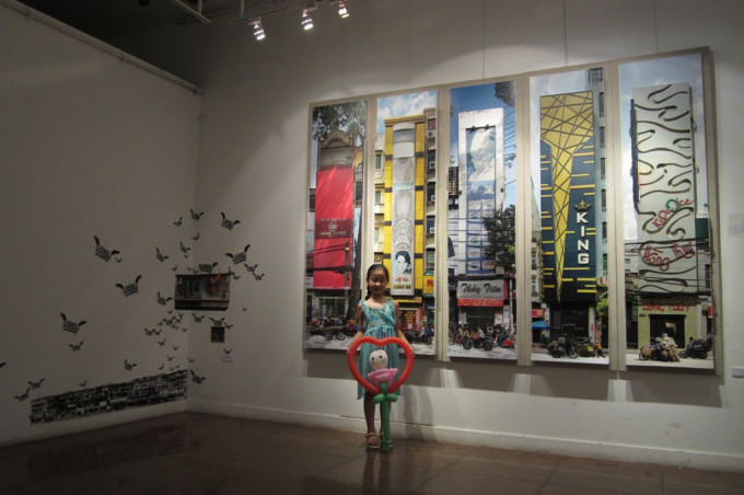 Nắng Sài gòn series exhibition at Viet Art Center