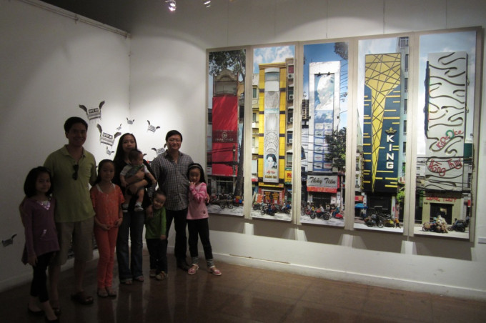 Nắng Sài gòn series exhibition at Viet Art Center