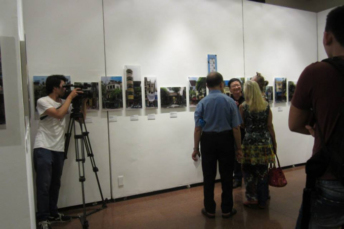 “I am looking for the communal house” Photo Installation at VNUFA