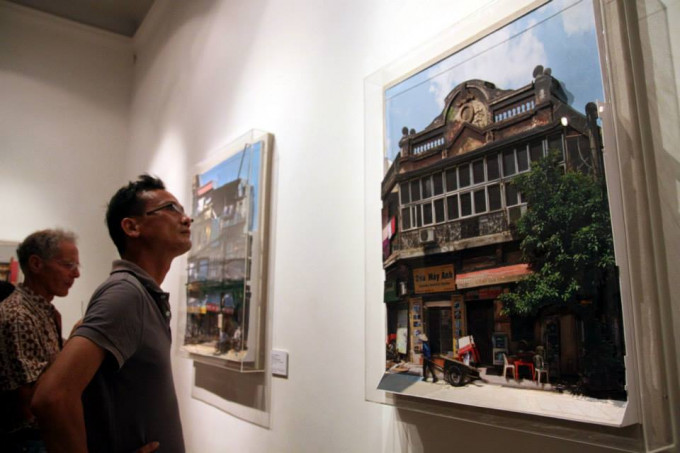 Nha Tay transforms Exhibition at manzi Art Space,Hanoi-2013