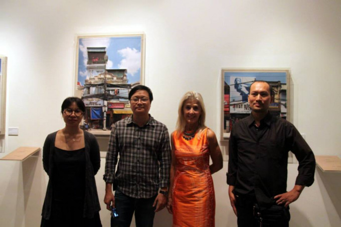 Nha Tay transforms Exhibition at manzi Art Space，Hanoi-2013
