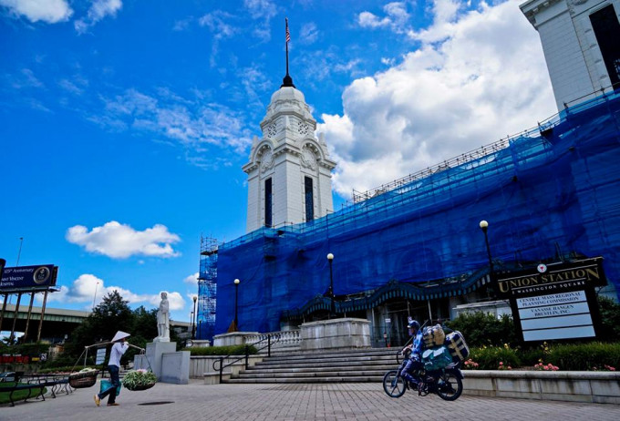 Nhẹ tựa lông hồng (Light as Pink Feather)- Worcester Museum 2018