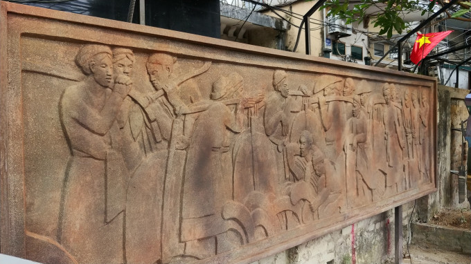 “Street vendors”, “Indochina reliefs”- Phuc Tan Public Art Project 2020